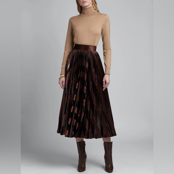 Dolce & Gabbana Pleated Velvet Skirt - Picture 6 of 10